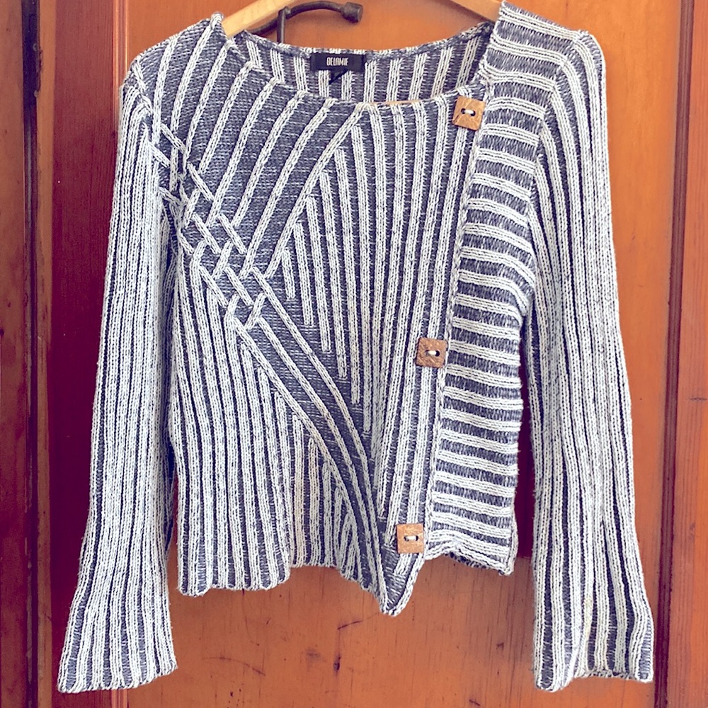 French Belamie two toned blue/ white textured cropped sweater 3 wooden buttons